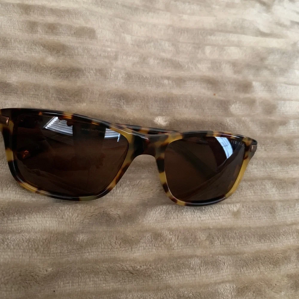 Ted baker sunglasses - Picture 1 of 4